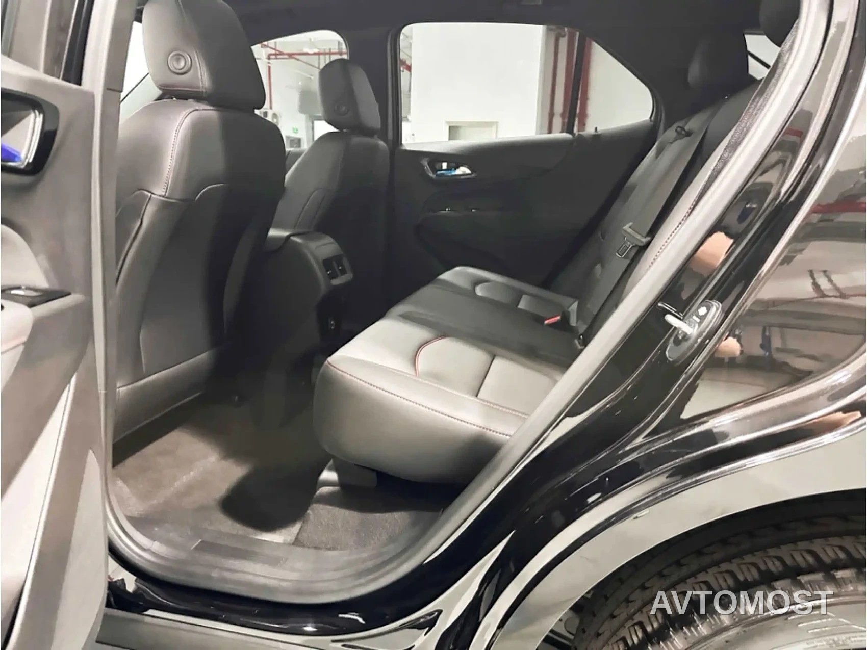 Chevrolet Equinox 2023 Mild Hybrid 2.0T RS AWD Smart Guardian Edition — фото 11