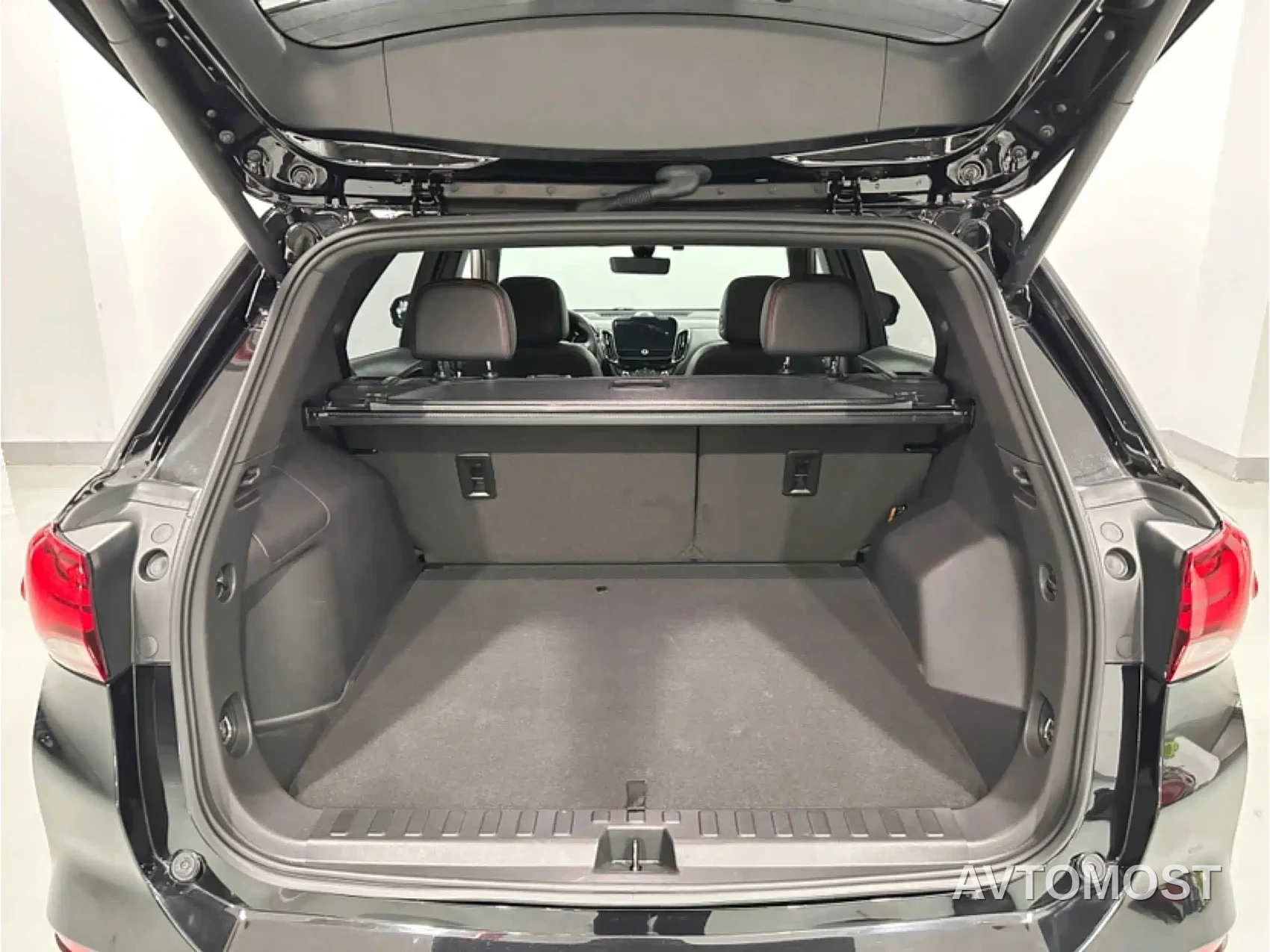 Chevrolet Equinox 2023 Mild Hybrid 2.0T RS AWD Smart Guardian Edition — фото 12