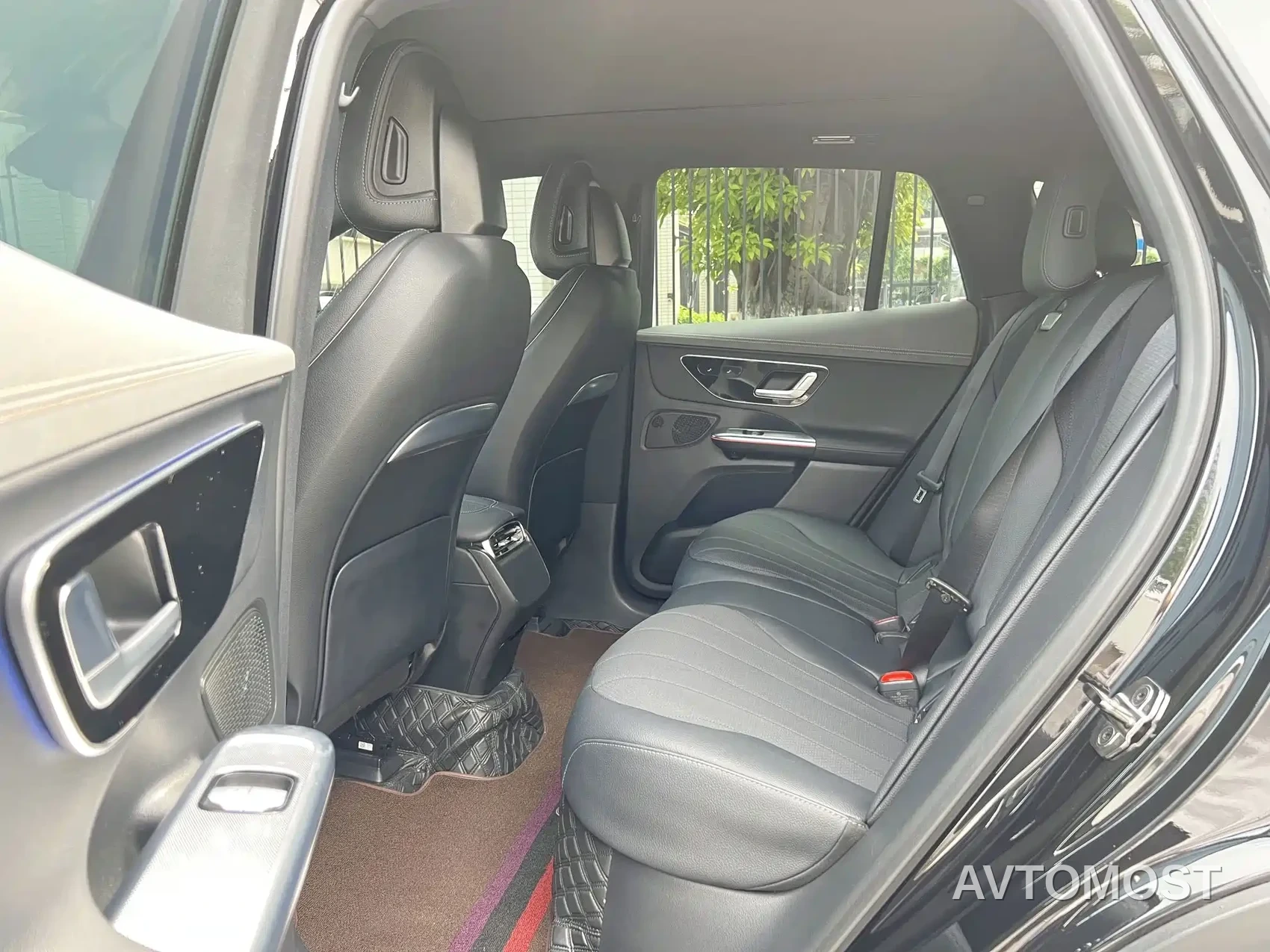 Mercedes-Benz EQE SUV 2023 350 4MATIC Pioneer Edition — фото 14