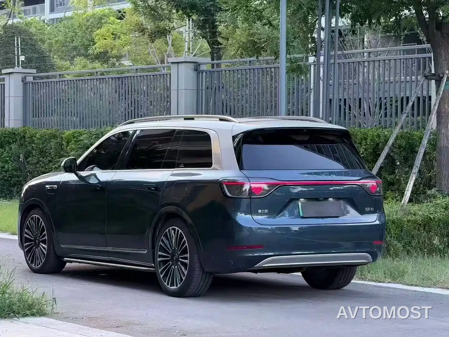 AITO M9 2024 Range Extender Max Edition 42kWh 6-seater — фото 6