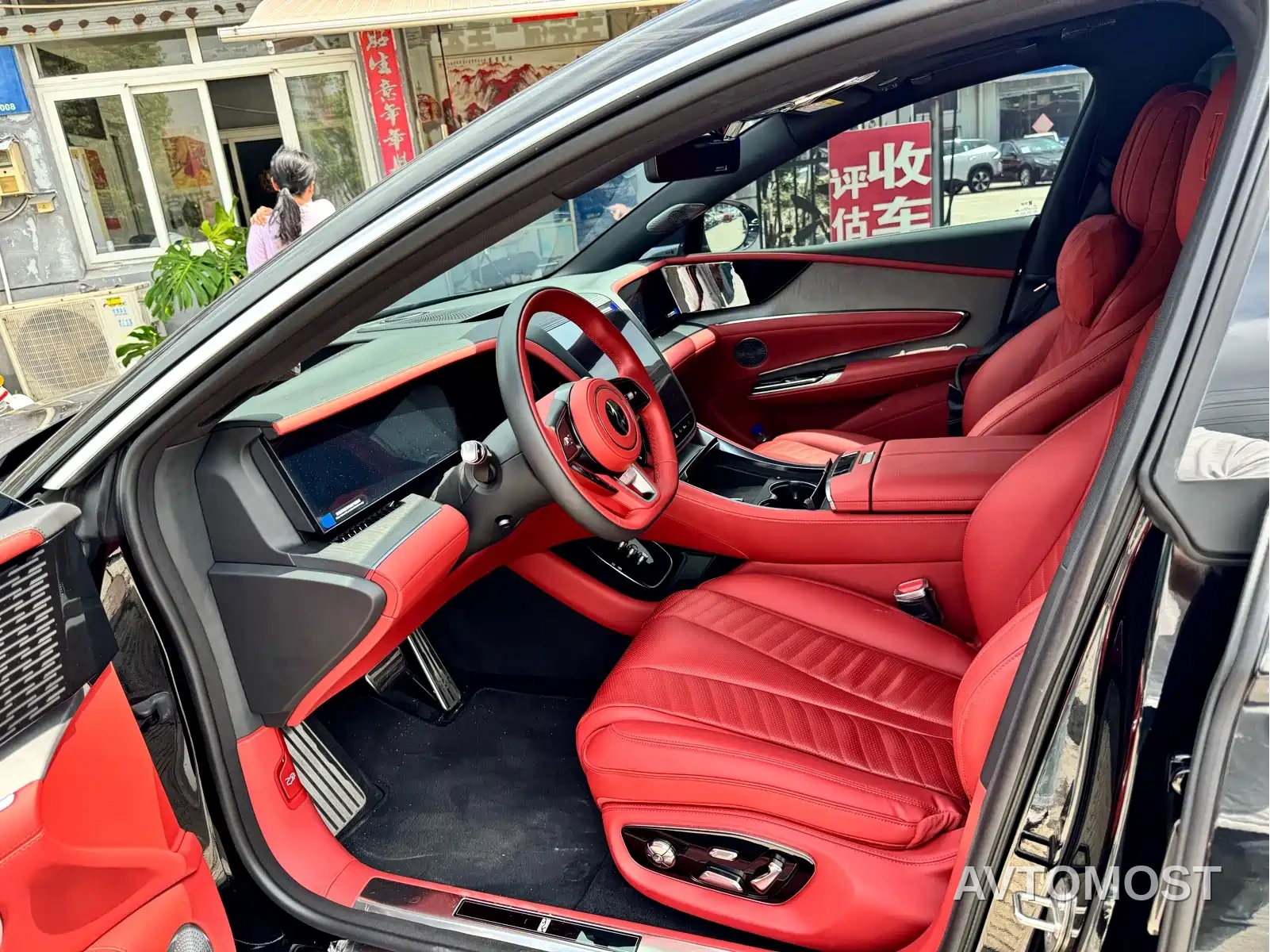 Yangwang U7 2025 Model PHEV 5-Seat Luxury — фото 4