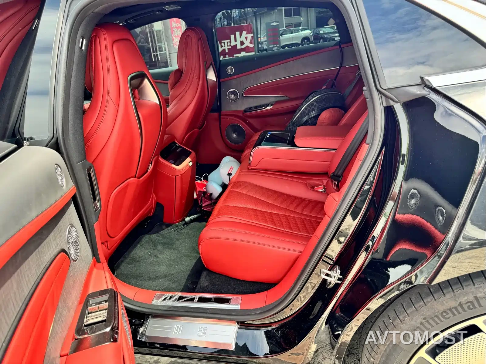 Yangwang U7 2025 Model PHEV 5-Seat Luxury — фото 6