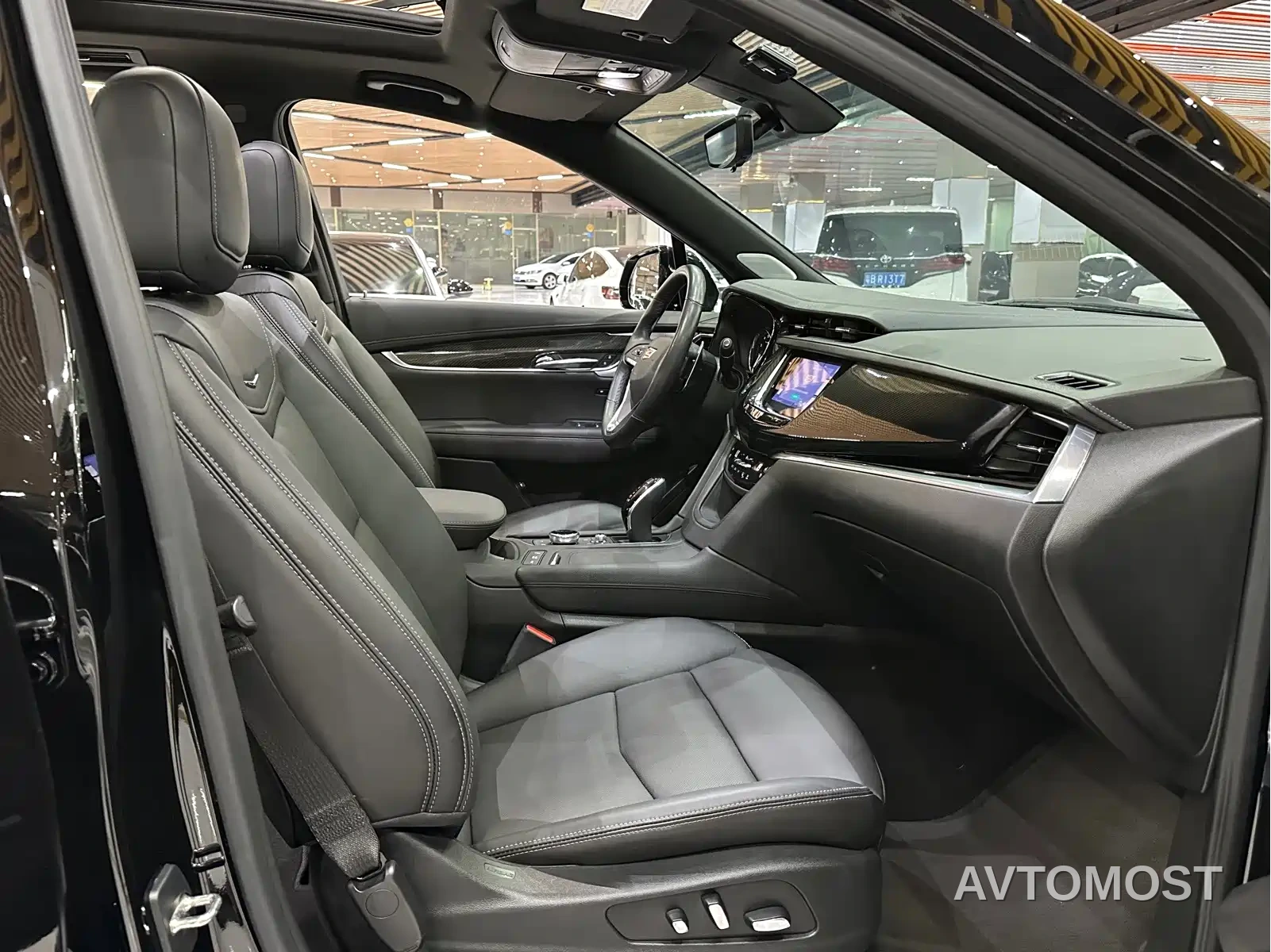 Cadillac XT6 2021 2.0T 6-seater 4WD Premium — фото 8