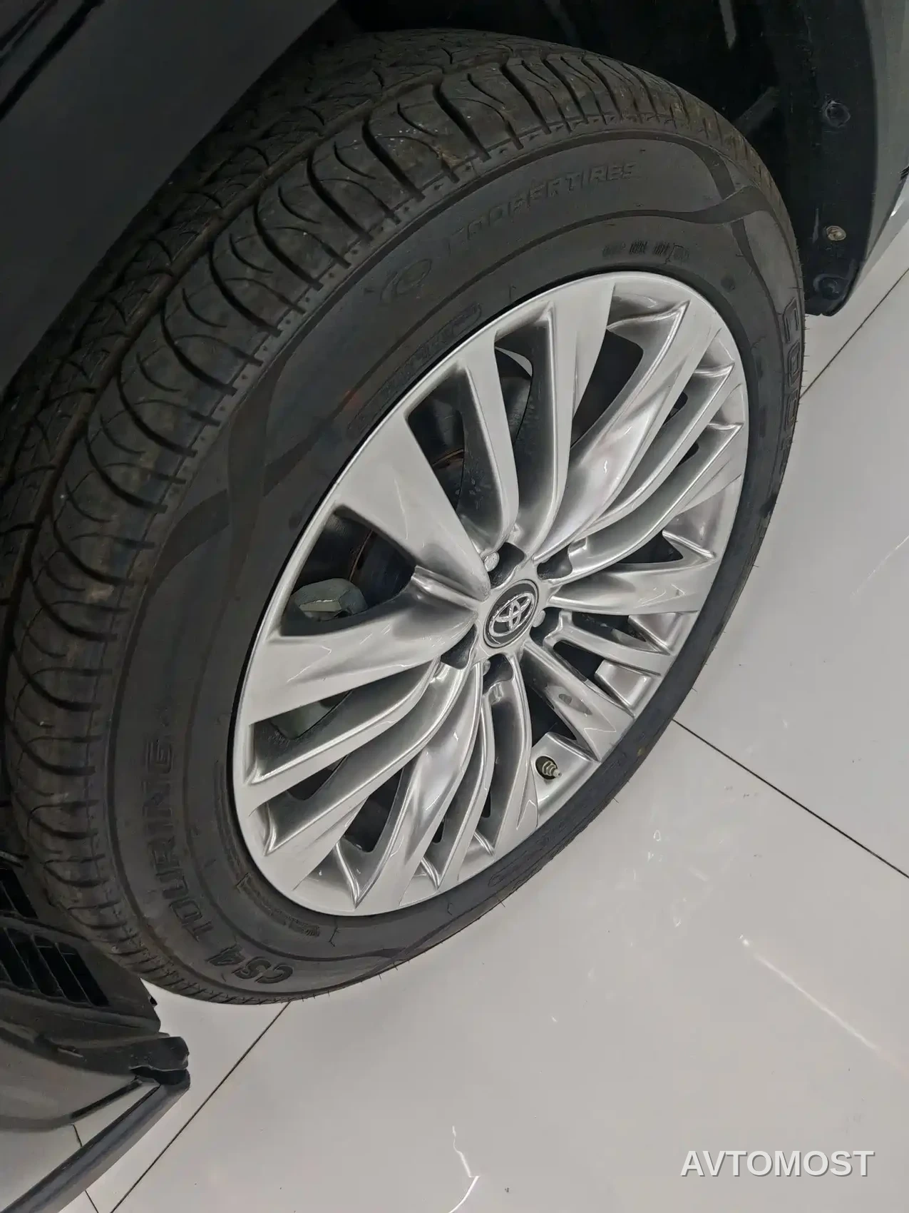 Toyota Highlander 2024 2.5L Smart Hybrid 4WD Premium 7-seater — фото 3