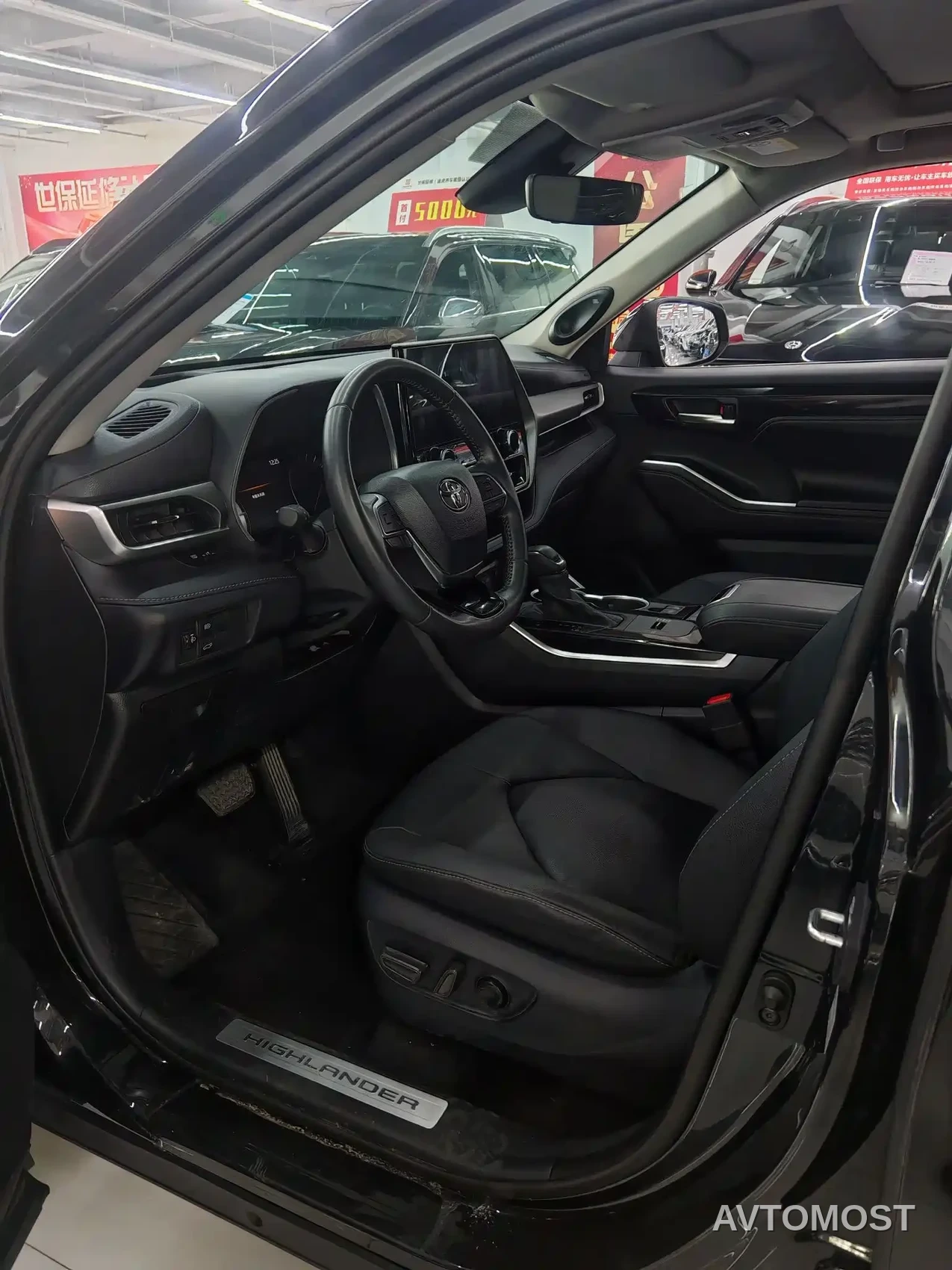 Toyota Highlander 2024 2.5L Smart Hybrid 4WD Premium 7-seater — фото 4