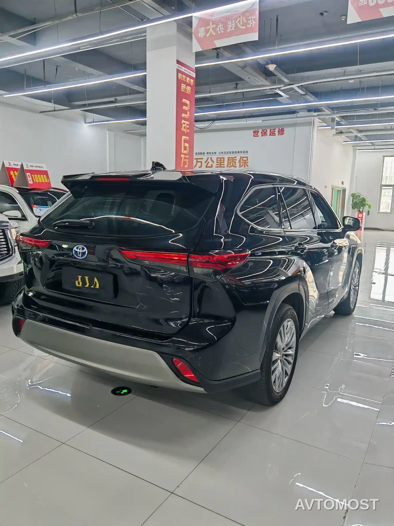 Toyota Highlander 2024 2.5L Smart Hybrid 4WD Premium 7-seater — фото 8