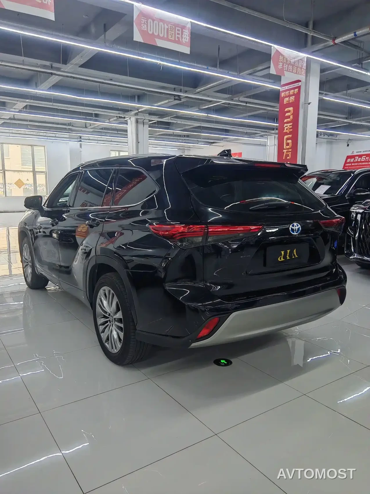 Toyota Highlander 2024 2.5L Smart Hybrid 4WD Premium 7-seater — фото 10