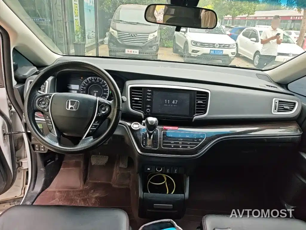 Honda Odyssey 2021 2.0L Sharp Premium Edition — фото 10