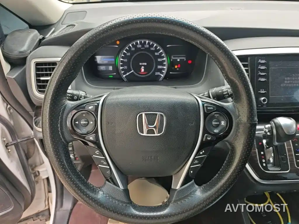 Honda Odyssey 2021 2.0L Sharp Premium Edition — фото 11
