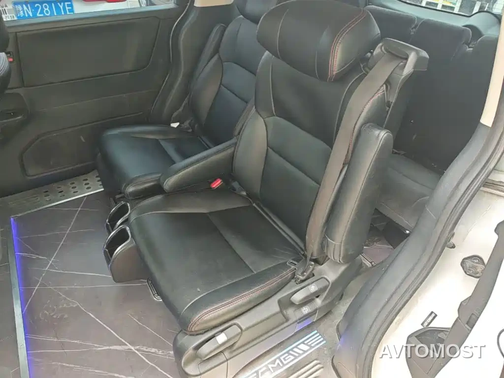 Honda Odyssey 2021 2.0L Sharp Premium Edition — фото 16