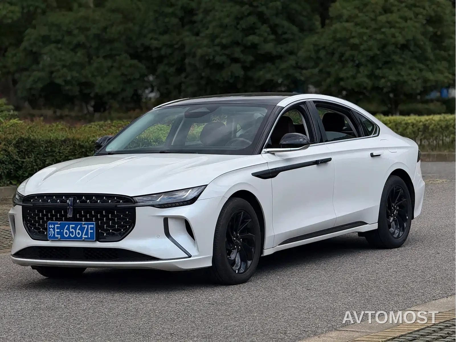 Lincoln Z 2025 2.0T Premium Hybrid — фото 1