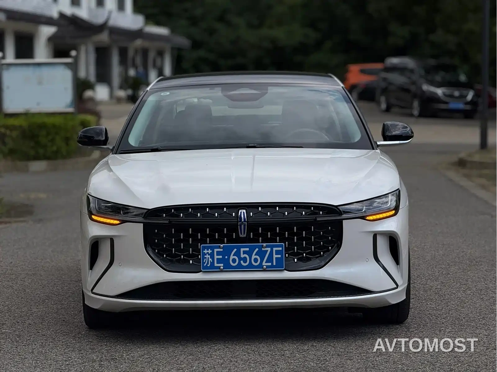 Lincoln Z 2025 2.0T Premium Hybrid — фото 2