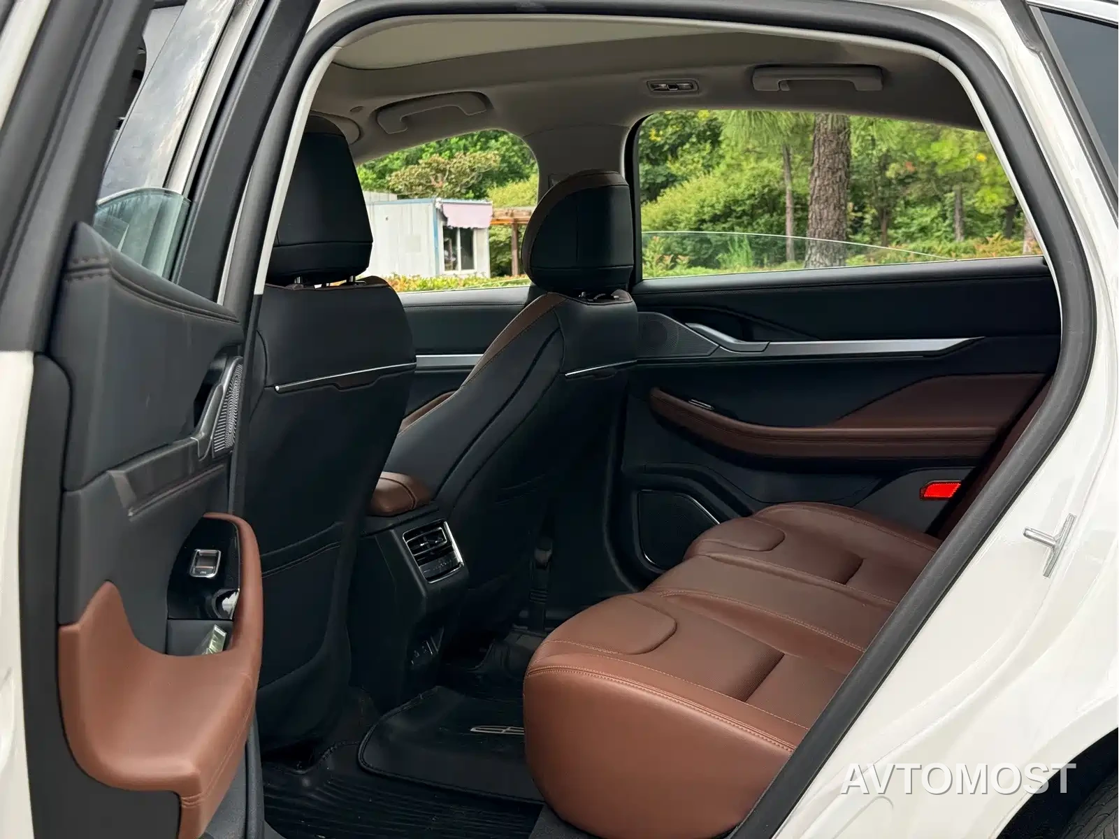 Lincoln Z 2025 2.0T Premium Hybrid — фото 5