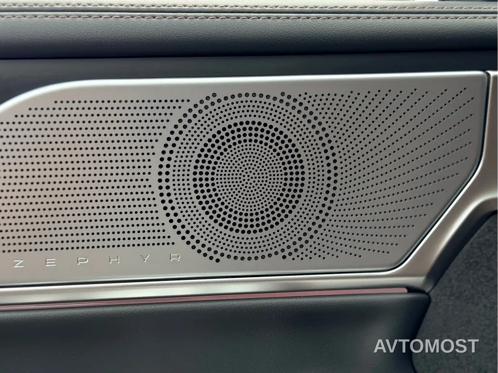 Lincoln Z 2025 2.0T Premium Hybrid — фото 14