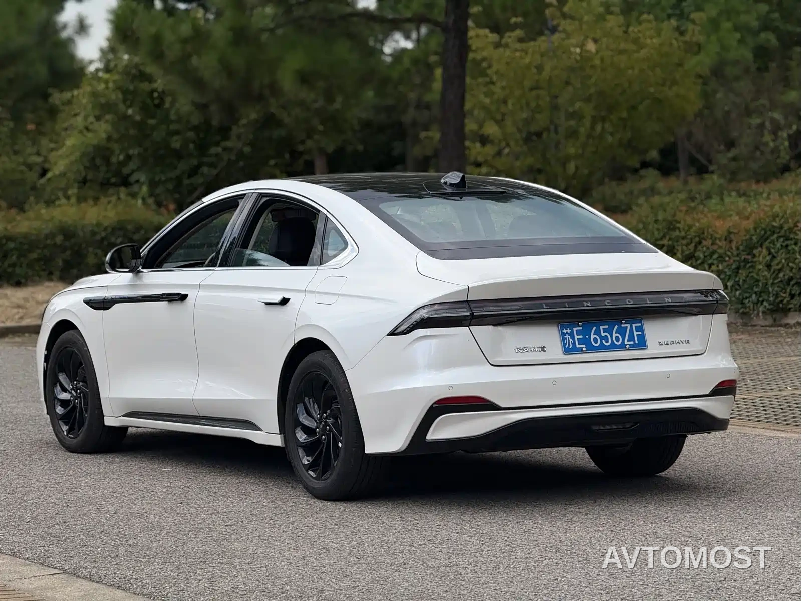Lincoln Z 2025 2.0T Premium Hybrid — фото 23