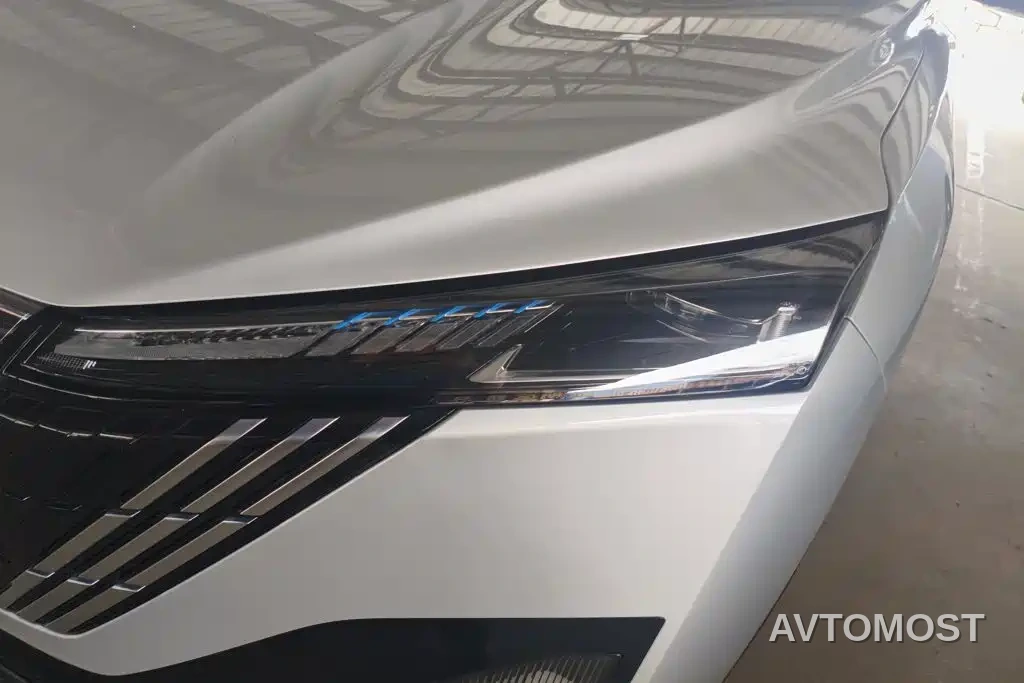 Dongfeng Aeolus Haohan 2023 DH-i 1.5T Luxury Edition — фото 3