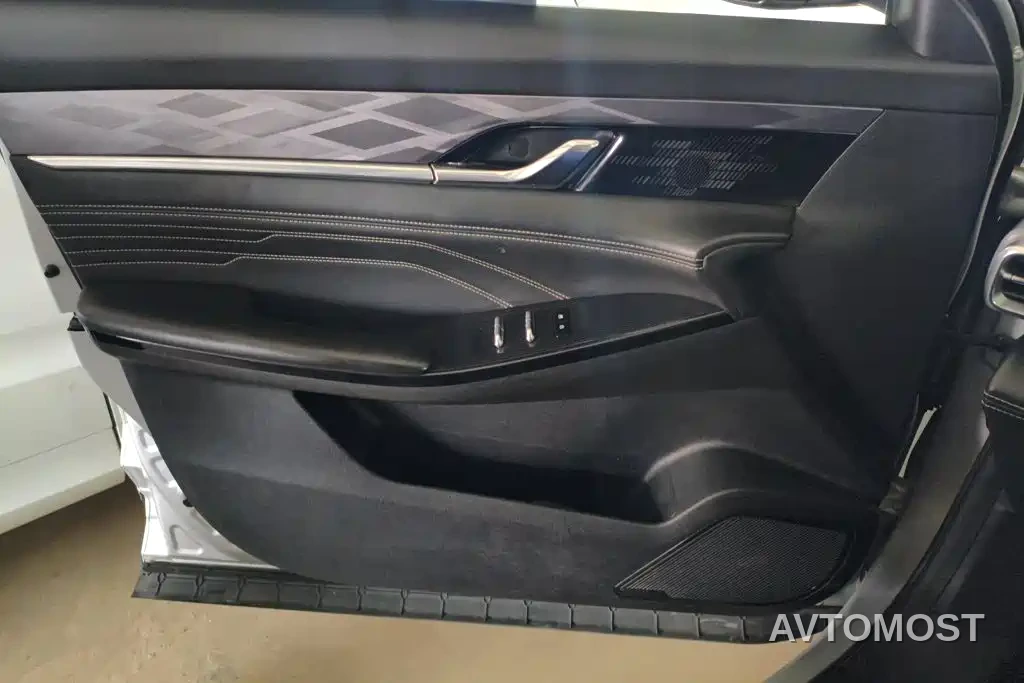 Dongfeng Aeolus Haohan 2023 DH-i 1.5T Luxury Edition — фото 5