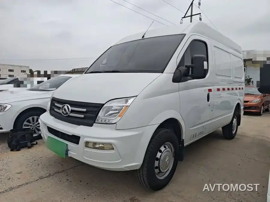 SAIC Maxus Xintu V80 2021 2.0T AMT Classic City King Short Wheelbase Medium Roof 3-Seater