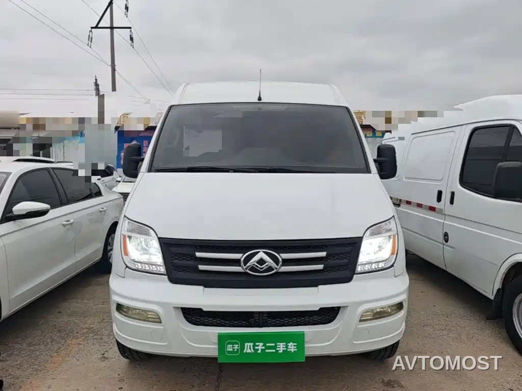 SAIC Maxus Xintu V80 2021 2.0T AMT Classic City King Short Wheelbase Medium Roof 3-Seater — фото 2