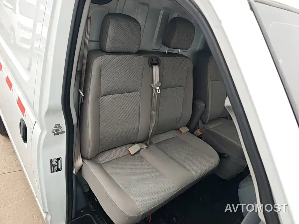 SAIC Maxus Xintu V80 2021 2.0T AMT Classic City King Short Wheelbase Medium Roof 3-Seater — фото 21
