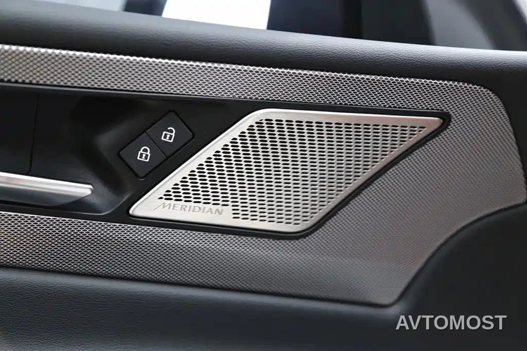 Jaguar XEL 2025 2.0T 250PS R-DYNAMIC 90th Anniversary Edition — фото 8