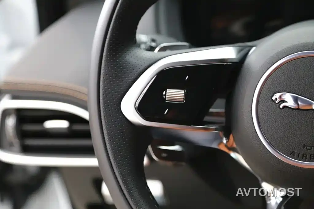 Jaguar XEL 2025 2.0T 250PS R-DYNAMIC 90th Anniversary Edition — фото 12
