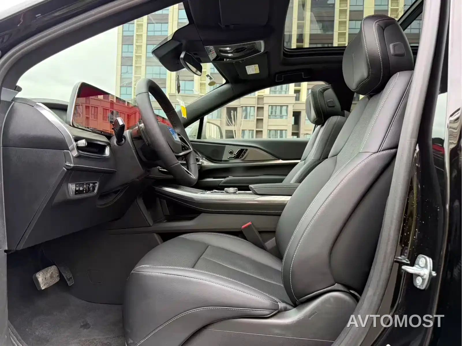 Cadillac XT5 2026 2.0T Luxury Model — фото 3
