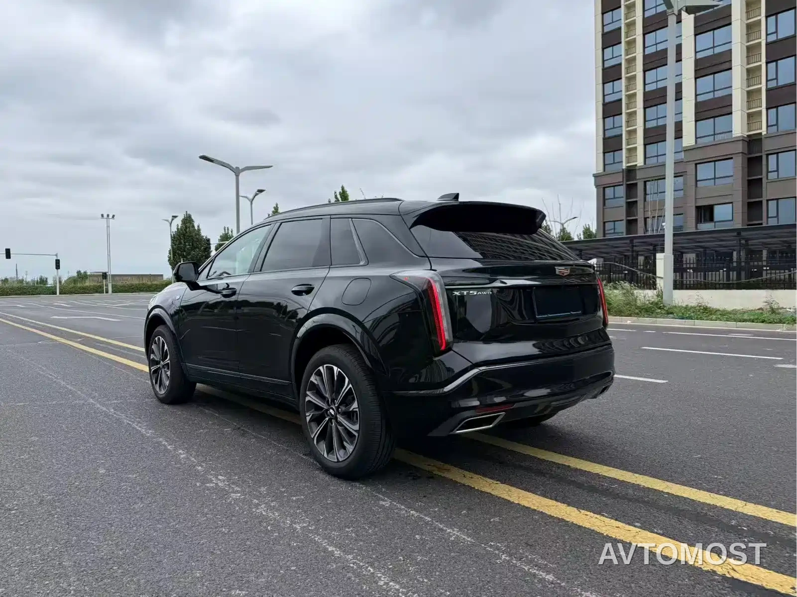 Cadillac XT5 2026 2.0T Luxury Model — фото 9