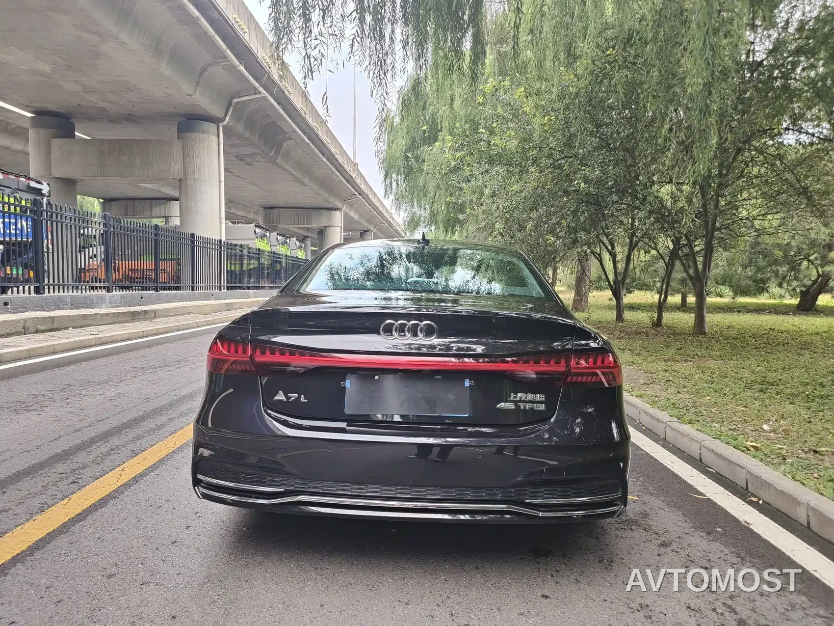 Audi A7L 2024 45TFSI S-line Dream Edition Crystal Package — фото 5