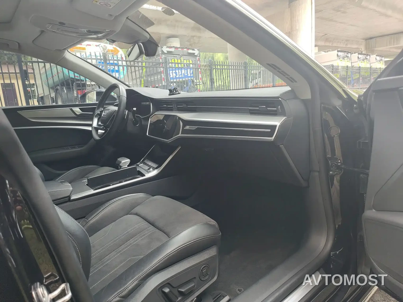 Audi A7L 2024 45TFSI S-line Dream Edition Crystal Package — фото 11