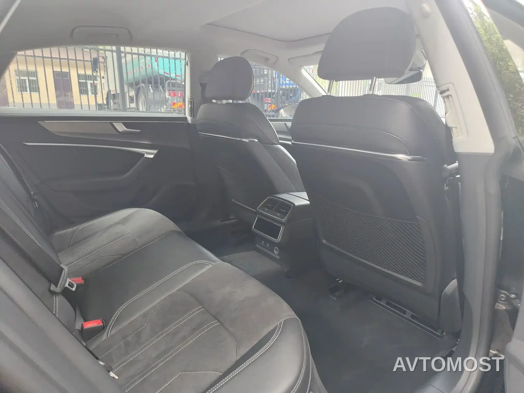 Audi A7L 2024 45TFSI S-line Dream Edition Crystal Package — фото 12
