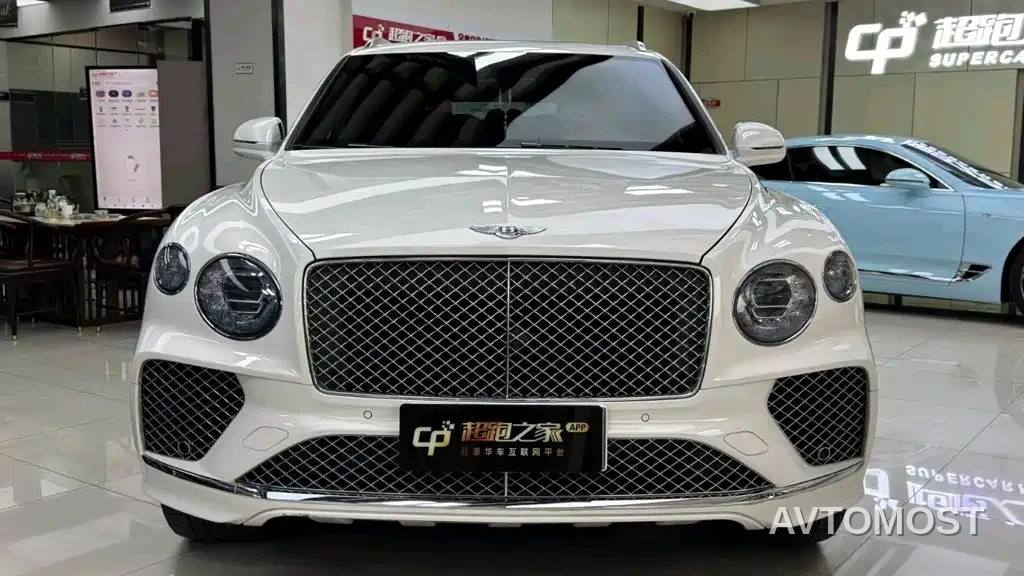 Bentley Bentayga 2022 4.0T V8 — фото 2