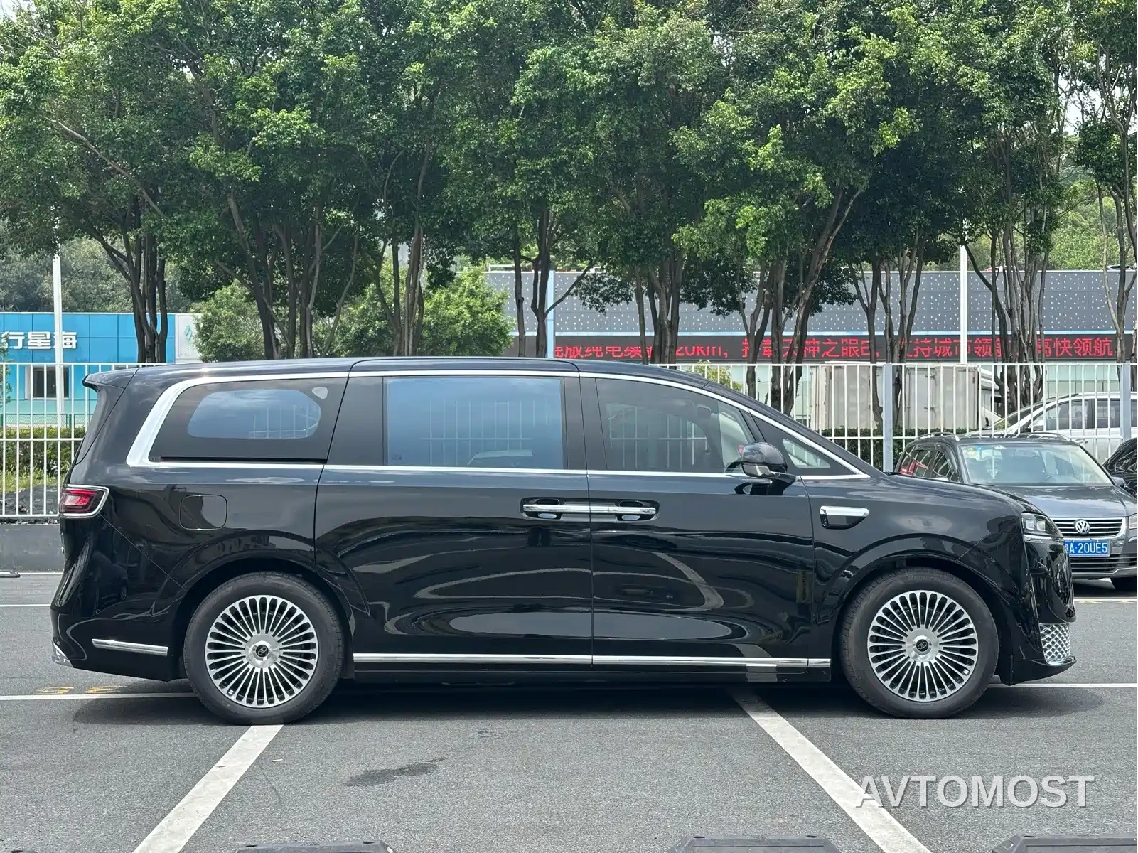Zhijie Zunjie MPV 2026 Model High-End Edition — фото 5