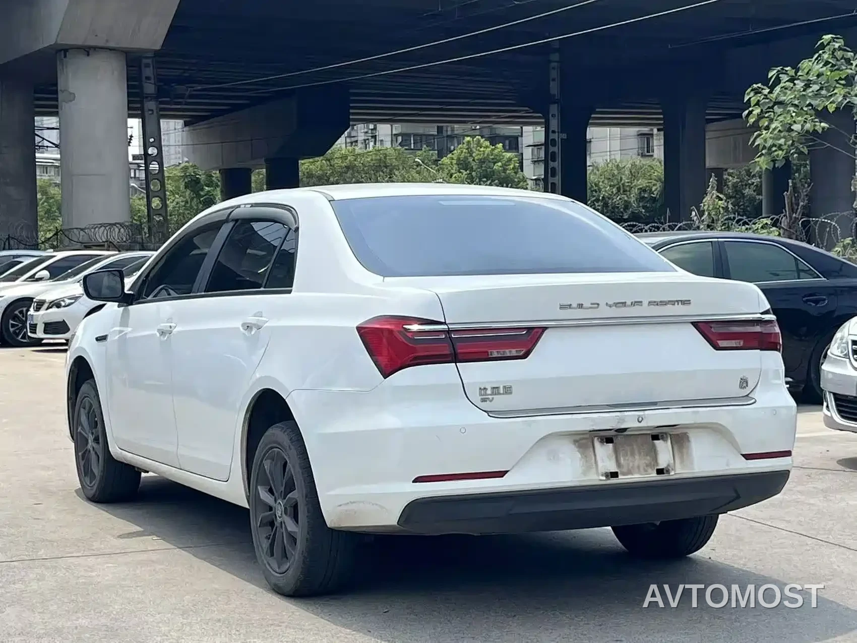 BYD Qin New Energy 2021 Standard Edition — фото 3