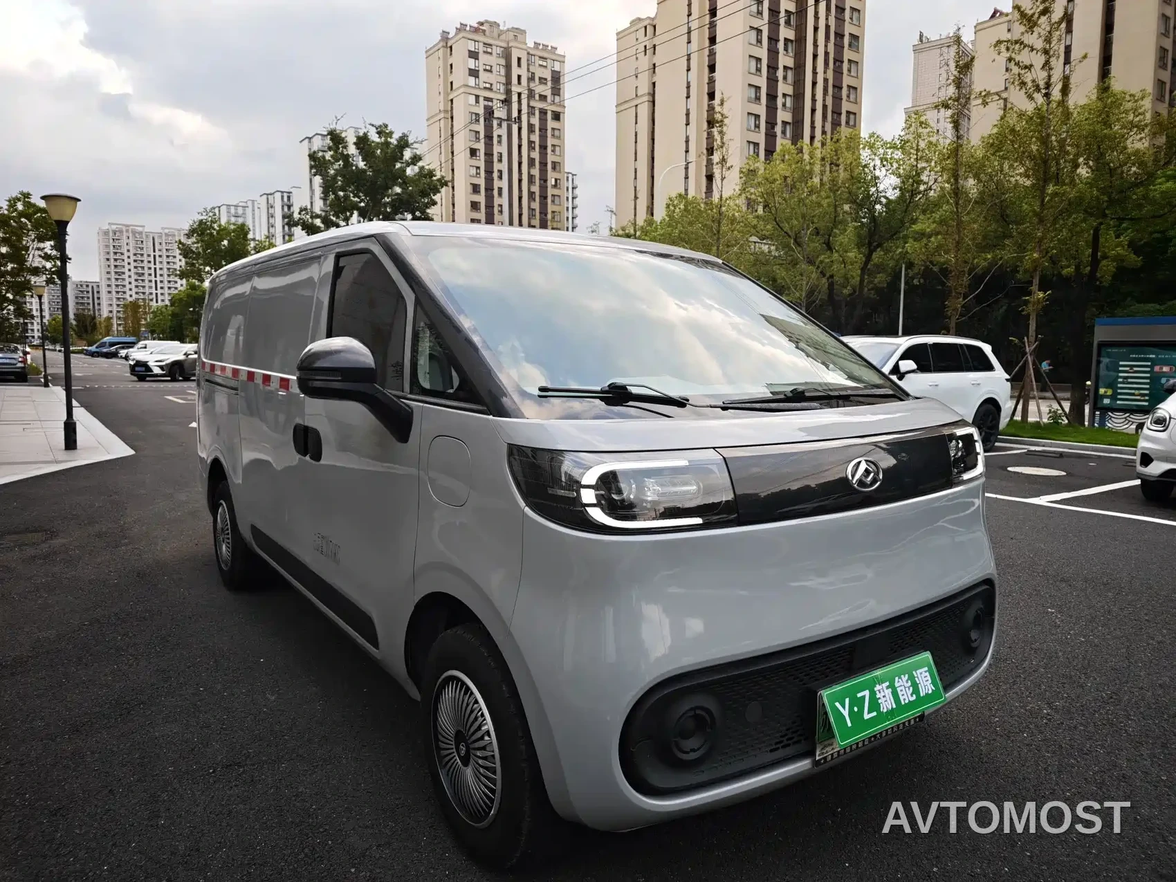 SAIC Maxus Dana V1 2023 V1 Short Wheelbase Low Roof (42kWh) — фото 2