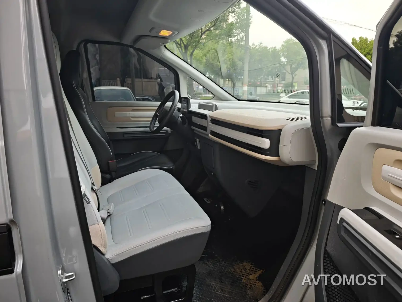 SAIC Maxus Dana V1 2023 V1 Short Wheelbase Low Roof (42kWh) — фото 7
