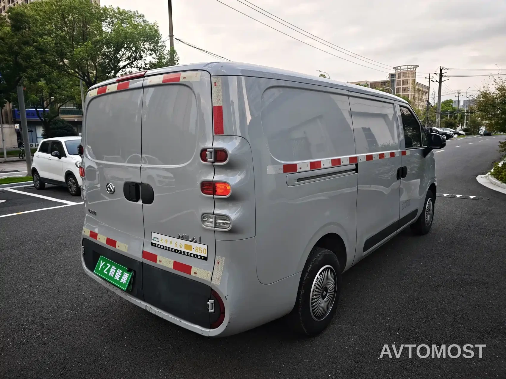 SAIC Maxus Dana V1 2023 V1 Short Wheelbase Low Roof (42kWh) — фото 10