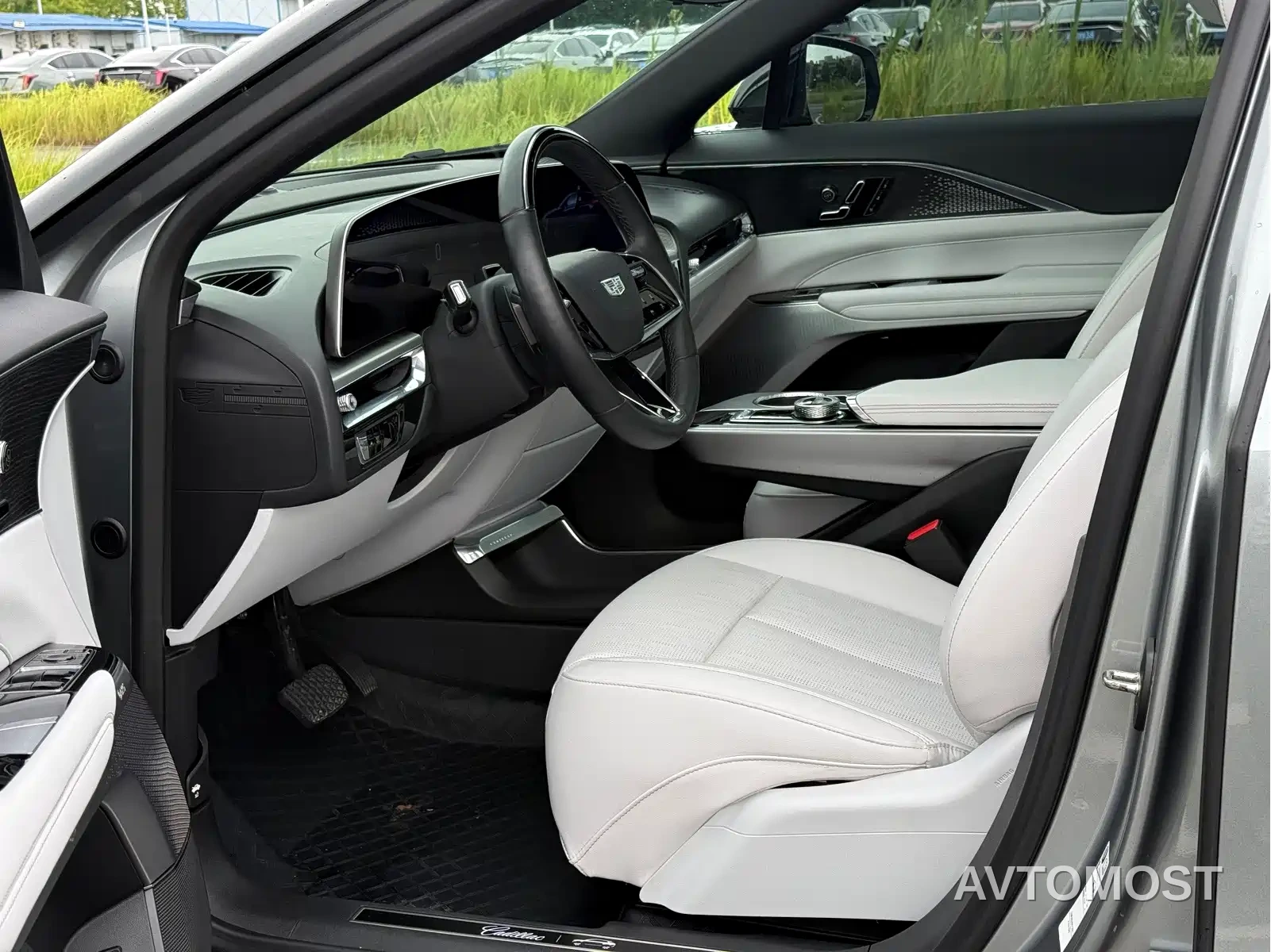 Cadillac IQ Rui Ge 2022 RWD Long Range Luxury Edition — фото 3