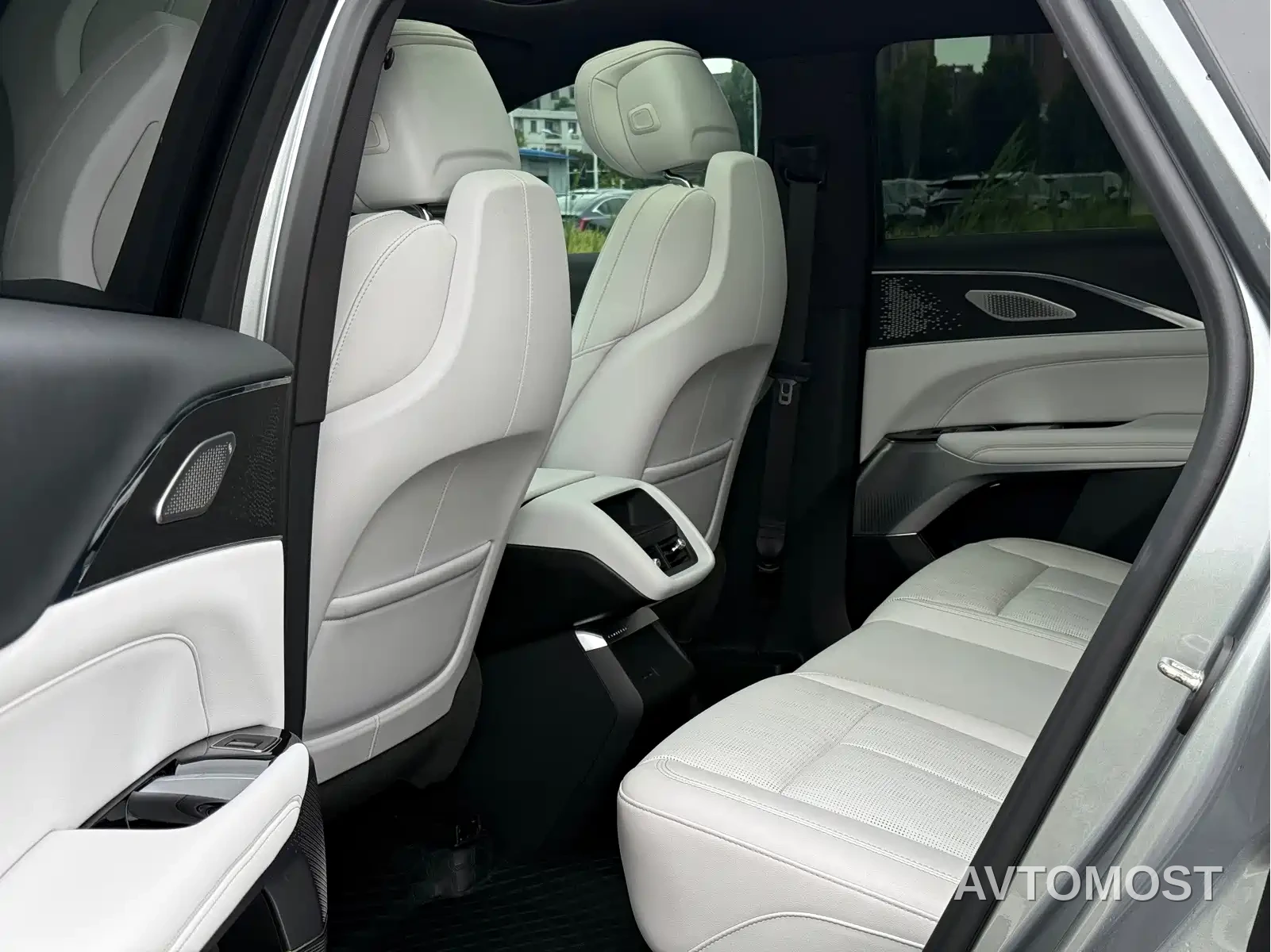Cadillac IQ Rui Ge 2022 RWD Long Range Luxury Edition — фото 7