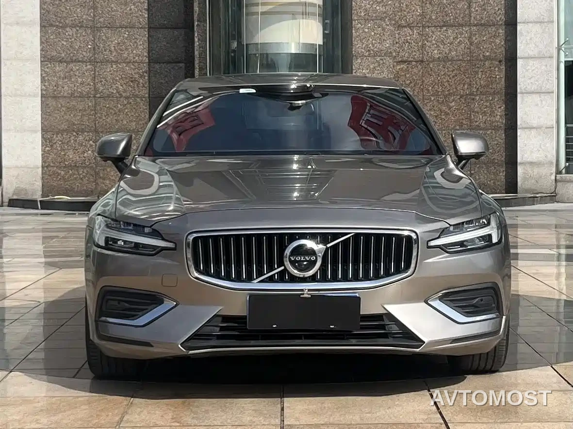 Volvo S60 2021 T4 Smart Elite Luxury — фото 3