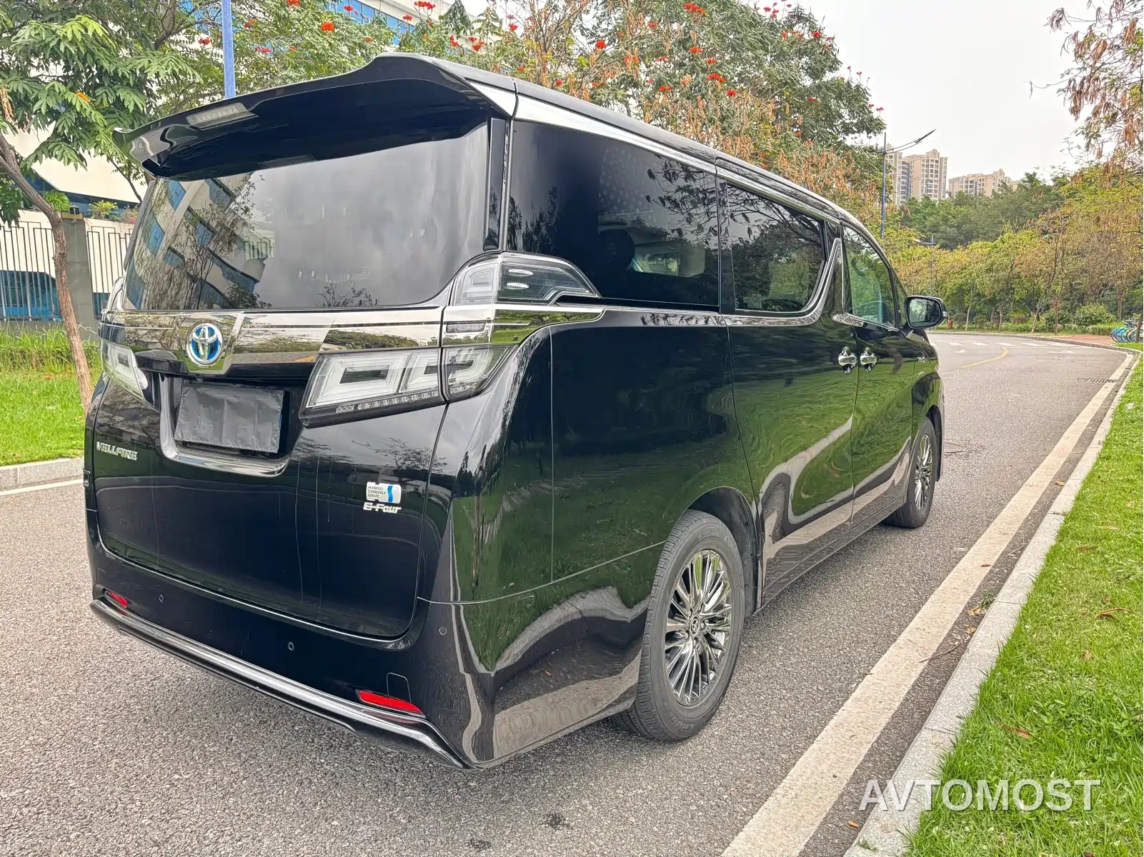 Toyota Vellfire 2020 Twin Engine 2.5L HV Luxury Edition — фото 4
