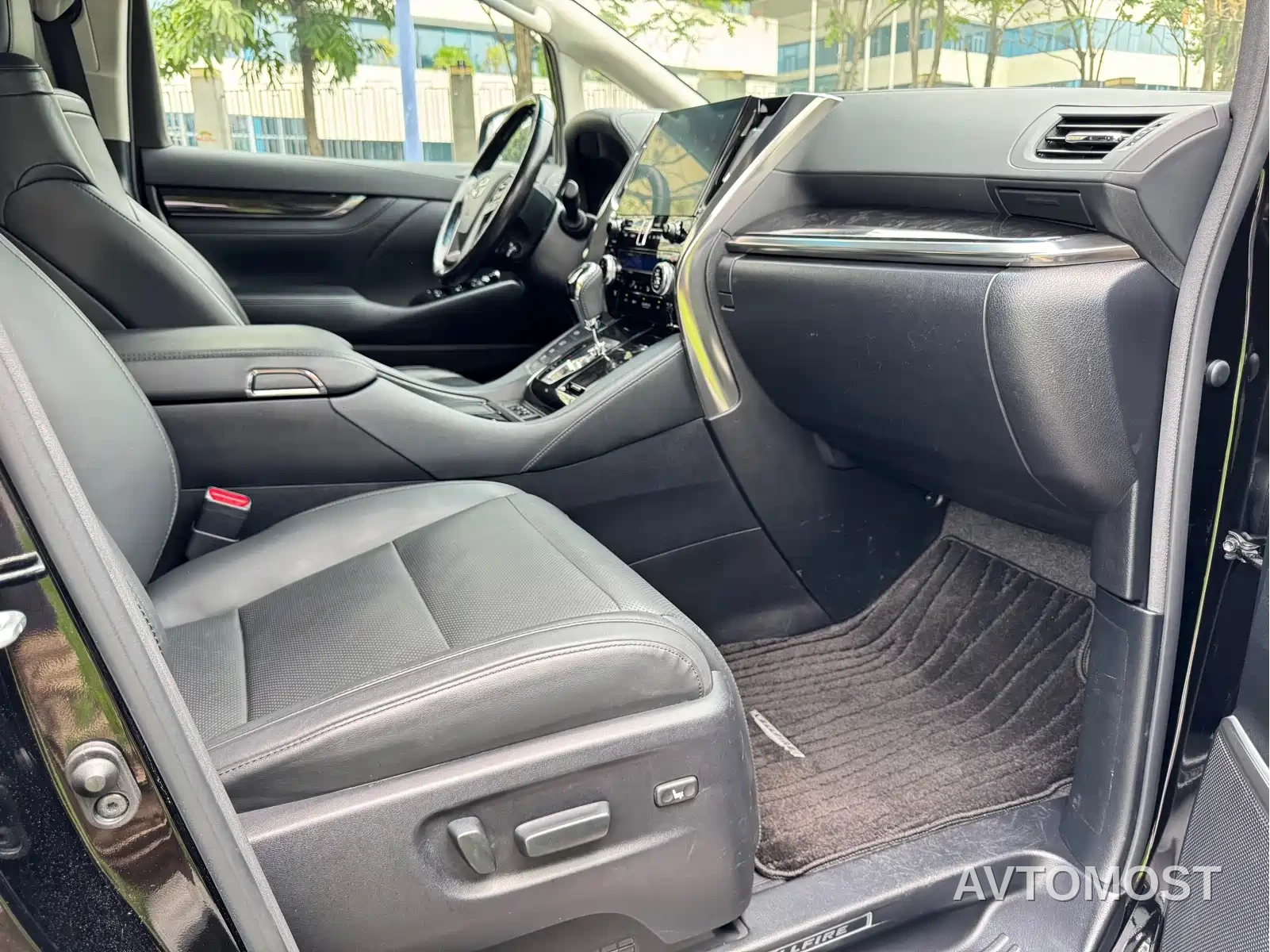 Toyota Vellfire 2020 Twin Engine 2.5L HV Luxury Edition — фото 14