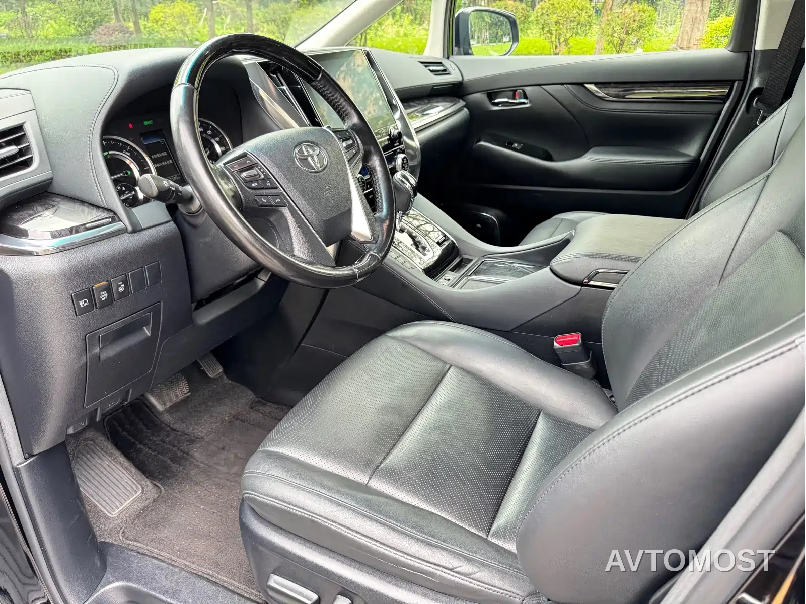 Toyota Vellfire 2020 Twin Engine 2.5L HV Luxury Edition — фото 16