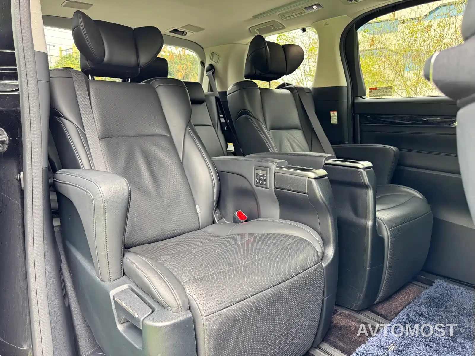 Toyota Vellfire 2020 Twin Engine 2.5L HV Luxury Edition — фото 21