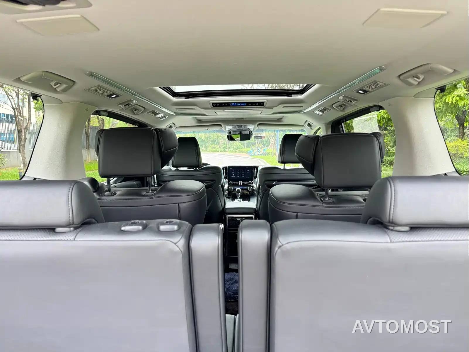 Toyota Vellfire 2020 Twin Engine 2.5L HV Luxury Edition — фото 23