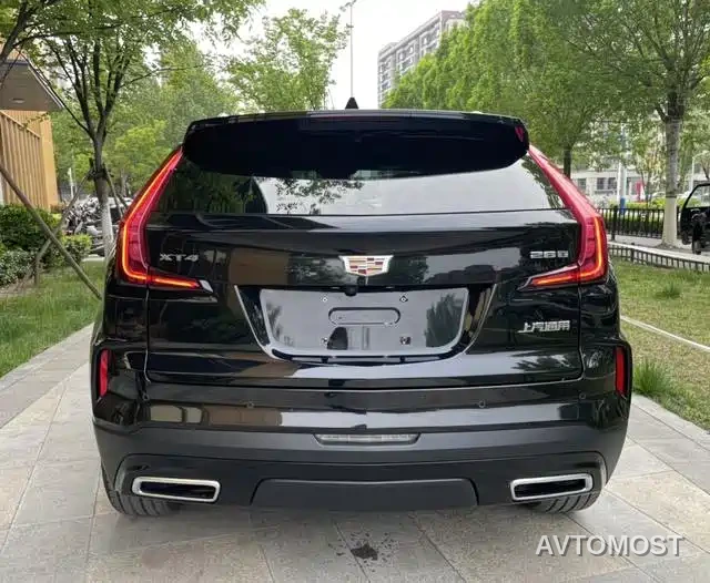 Cadillac XT4 2024 28T 2WD Luxury — фото 3