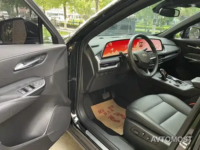 Cadillac XT4 2024 28T 2WD Luxury — фото 8