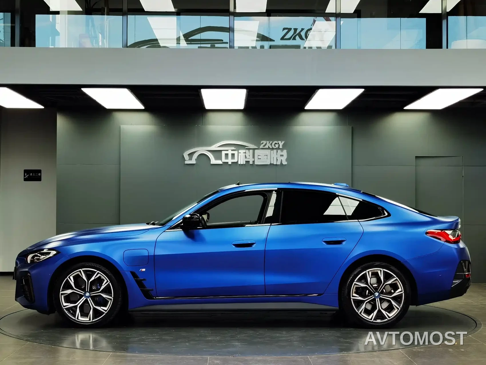BMW i4 2022 eDrive40 — фото 3