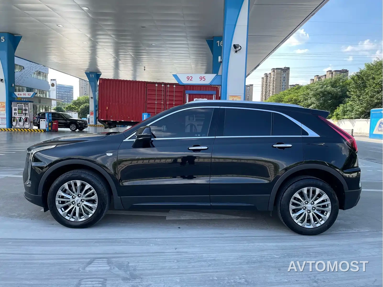Cadillac XT4 2024 28T 2WD Luxury — фото 3