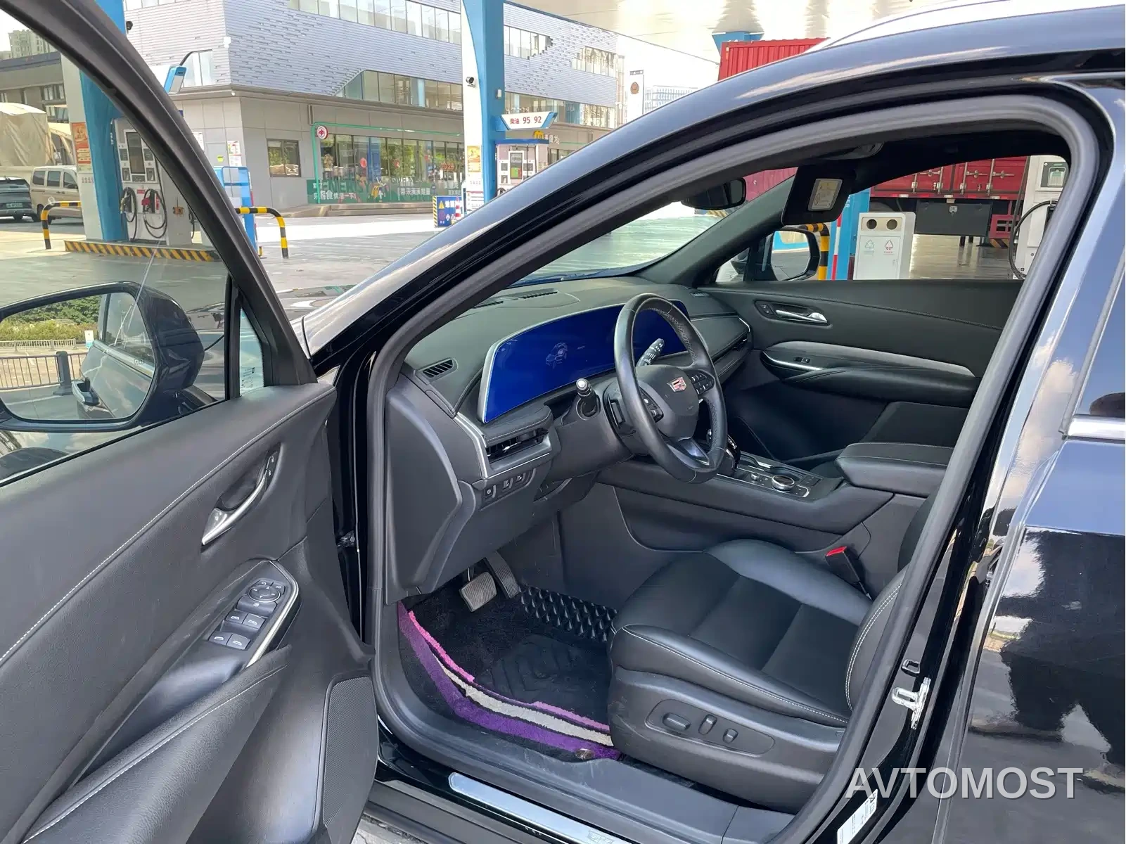 Cadillac XT4 2024 28T 2WD Luxury — фото 4